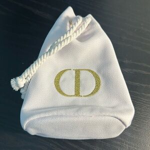 🔥CHRISTIAN DIOR POUCH🔥